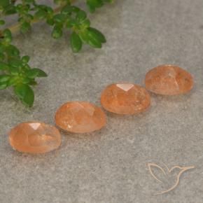 Gemas de Piedrasol Naranja medio natural de 2.25 ct, Ovalada, Translúcido