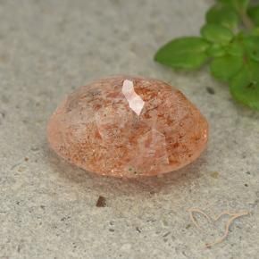 Piedrasol Naranja claro natural de 3.89 ct, Ovalada, Translúcido