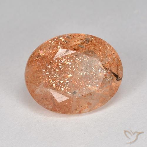 Piedrasol Naranja claro natural de 3.73 ct, Ovalada, Translúcido