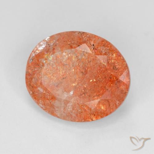 Piedrasol Rojo medio natural de 3.52 ct, Ovalada, Translúcido