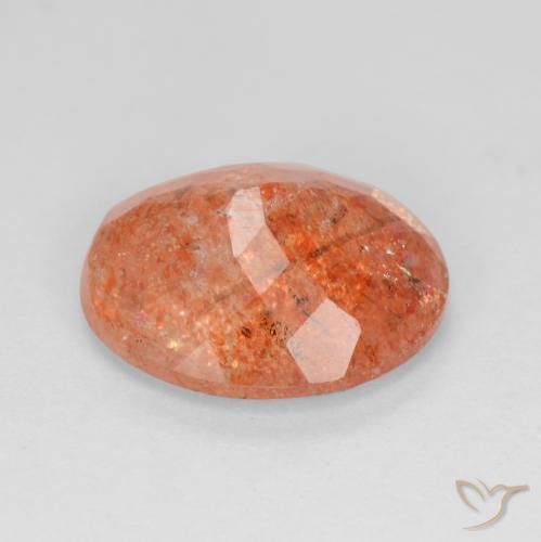 Piedrasol Rojo medio natural de 3.52 ct, Ovalada, Translúcido