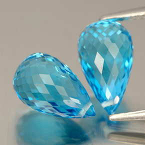 Gemas de topacio azul natural de  ct, briolette, VVS