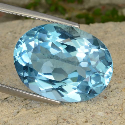 21.79ct Natural Azul Suizo Topacio, Ovalada, VVS