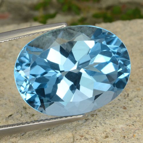 21.13ct Natural Azul Suizo Topacio, Ovalada, VVS