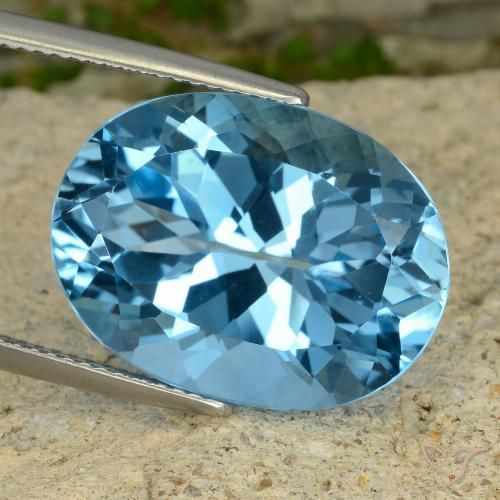 22.63ct Natural Azul Suizo Topacio, Ovalada, VVS