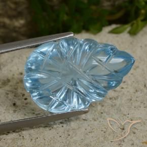 Topacio Azul Cielo natural de 11.31 ct, Corte Flor, Transparente