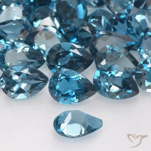 Topacio Azul Londres natural de 0.79 ct, En forma de pera, VVS-VS