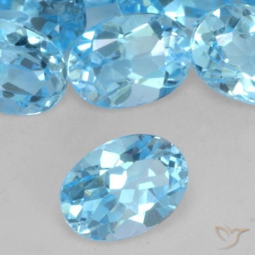 Topacio Azul Suizo natural de 0.99 ct, Ovalada, VVS-VS