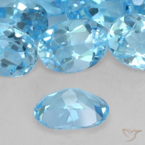 Topacio Azul Suizo natural de 0.99 ct, Ovalada, VVS-VS