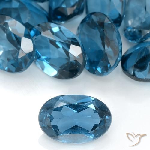 0.91ct Natural Azul Londres Topacio, Ovalada, VVS-VS