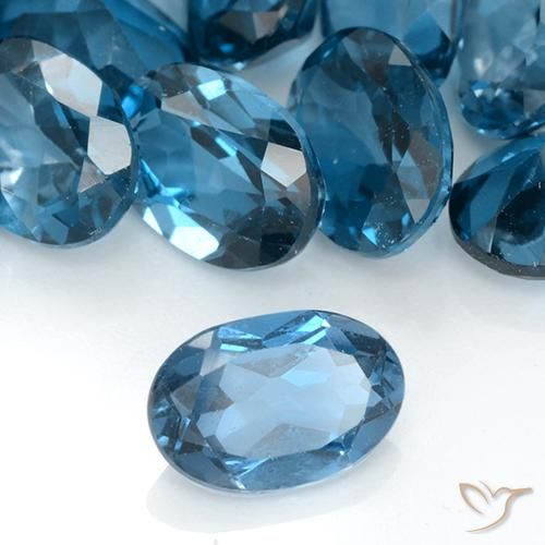 Topacio Azul Londres natural de 0.91 ct, Ovalada, VVS-VS