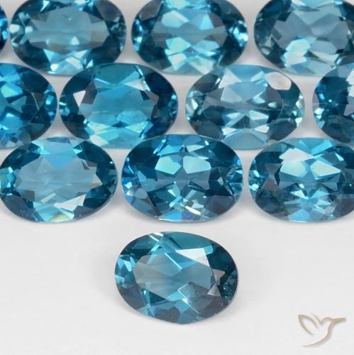 Topacio Azul Londres natural de 0.92 ct, Ovalada, VS