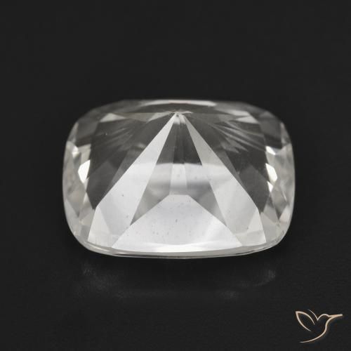 Topacio Blanco cálido natural de 4.84 ct, Forma Cojín, VVS