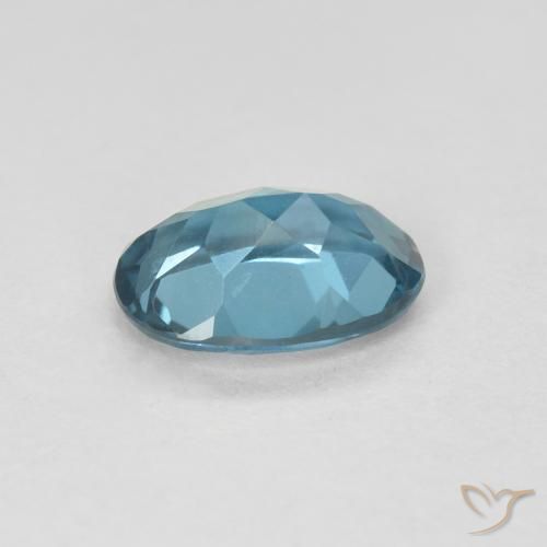 Topacio Azul Londres natural de 0.80 ct, Ovalada, VVS