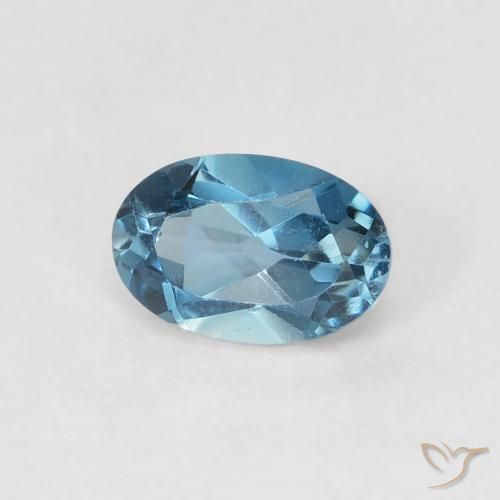 Topacio Azul Londres natural de 0.66 ct, Ovalada, VVS
