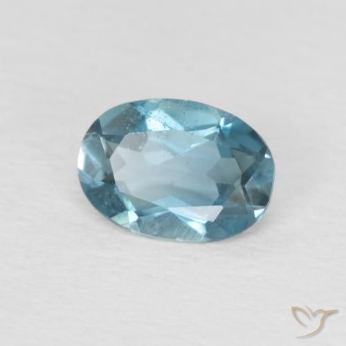 Topacio Azul Londres natural de 0.83 ct, Ovalada, VS