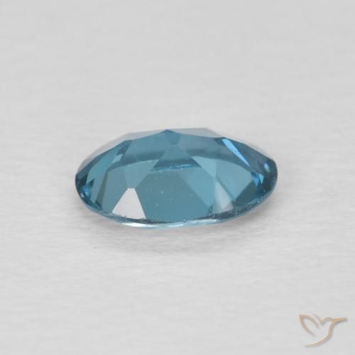 Topacio Azul Londres natural de 0.88 ct, Ovalada, VVS
