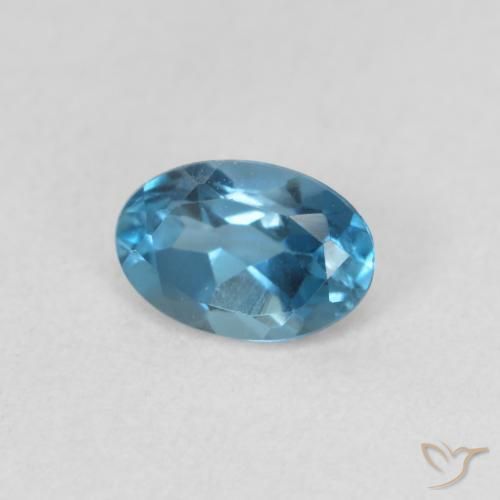 Topacio Azul Londres natural de 0.56 ct, Ovalada, VVS