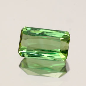 Turmalina verde natural de 0,93 ct, corte esmeralda, VS