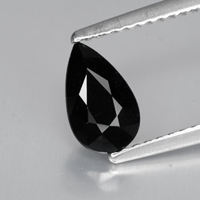 Turmalina negro natural de 0,77 ct, en forma de pera, opaco