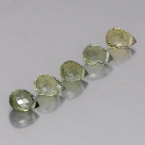 Gemas de Turmalina Verde bosque claro natural de 2.16 ct, Corte Briolette, VS