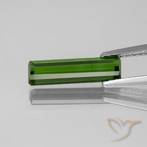 Turmalina Verde oscuro medio natural de 1.05 ct, corte esmeralda, VS-SI