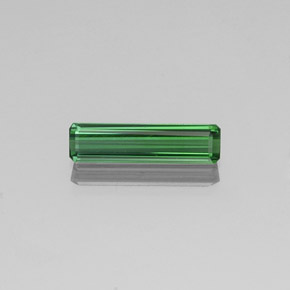Turmalina Verde medio natural de 1.36 ct, corte esmeralda, VVS