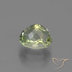 Turmalina Verde medio natural de 2.31 ct, Ovalada, VVS-VS