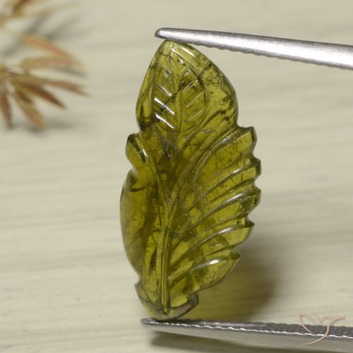 4.75ct Natural Verde cálido turmalina, Elegante, Translúcido