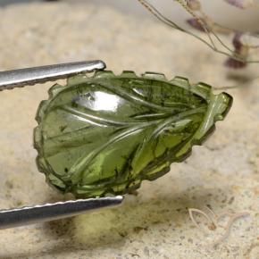 Turmalina Verde terroso natural de 4.80 ct, Elegante, Translúcido