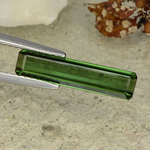 1.47ct Natural Verde bosque Turmalina, corte esmeralda, VVS
