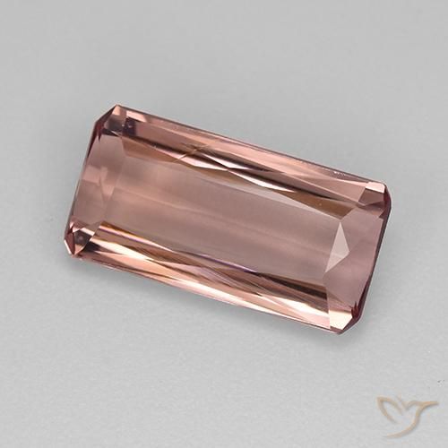 Turmalina Rojo mariquita natural de 2.57 ct, Corte Octágono / Esmeralda, VVS-VS