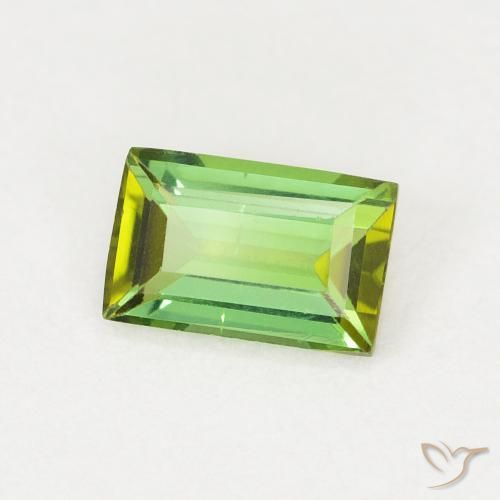 Turmalina Verde terroso natural de 0.67 ct, Corte Baguette, VVS-VS