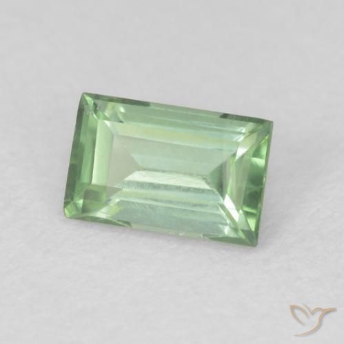 Turmalina Verde bosque claro natural de 0.66 ct, Corte Baguette, VS