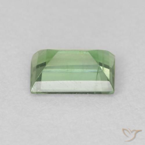Turmalina Verde bosque claro natural de 0.66 ct, Corte Baguette, VS