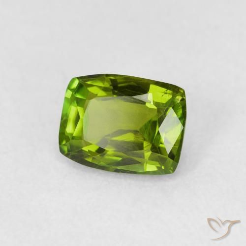 Turmalina Verde medio natural de 0.74 ct, Forma Cojín, VVS-VS