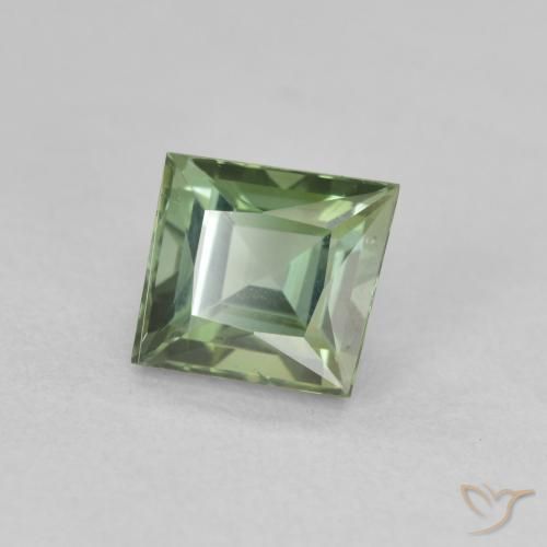 Turmalina Verde terroso pálido natural de 1.58 ct, Elegante, VVS
