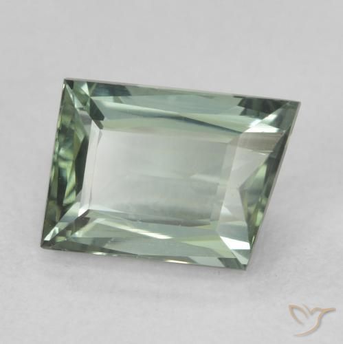 Turmalina Gris-verde medio natural de 1.67 ct, Elegante, VVS