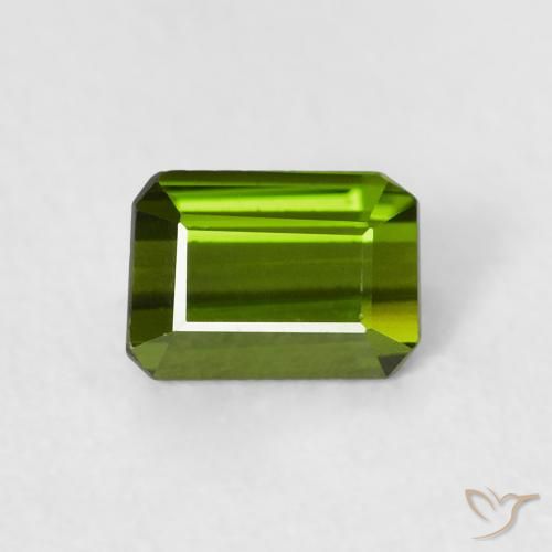0.57ct Natural Verde medio Turmalina, corte esmeralda, VS