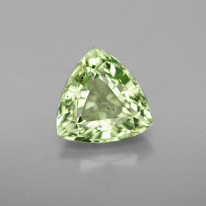 Granate tsavorita verde natural de 2,56 ct, trillón, VS