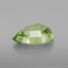 granate tsavorita Verde natural de 2.88 ct, En forma de pera, VVS