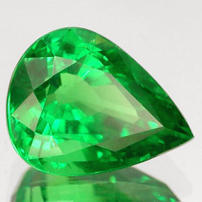 granate tsavorita Verde natural de 2.13 ct, En forma de pera, VS