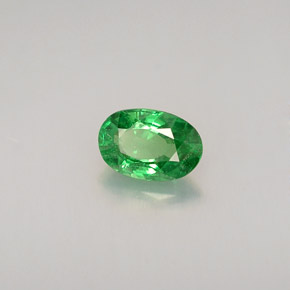 Granate tsavorita verde natural de 0,56 ct, corte óvalo, VS