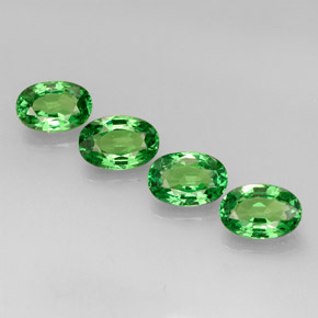 Gemas de granate tsavorita Verde cromo natural de  ct, Corte Óvalo, VVS-VS