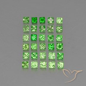 Gemas de Granate tsavorita Verde claro natural de 2.61 ct, Cuadrado, VVS-VS