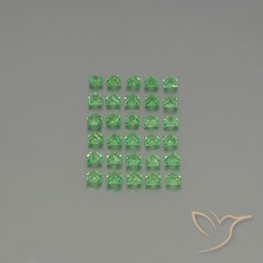 Gemas de Granate tsavorita Verde medio natural de 2.62 ct, Cuadrado, VVS-VS