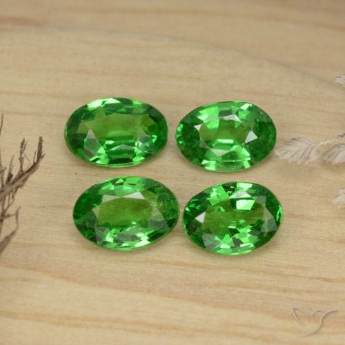 1.65ctw Natural Verde bosque claro Granate Tsavorita, Ovalada, VS