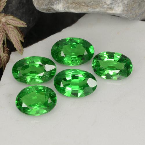 Gemas de granate tsavorita Verde medio natural de 2.06 ct, Corte Óvalo, VS