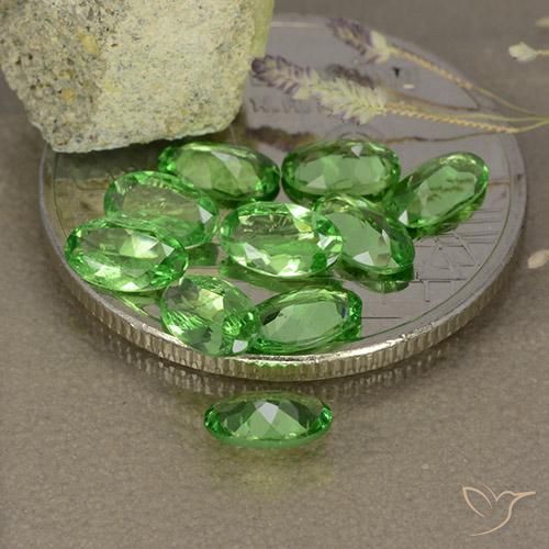 Gemas de Granate tsavorita Verde claro natural de 1.93 ct, Ovalada, VS