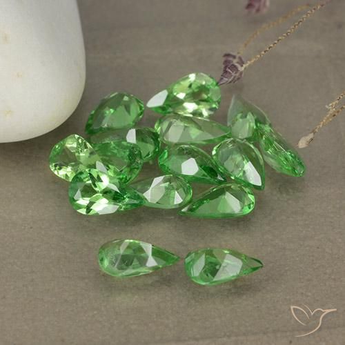 Gemas de Granate tsavorita Verde medio natural de 2.78 ct, En forma de pera, VS